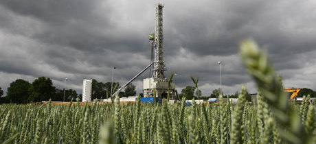 Labour seeks to tighten UK shale gas rules